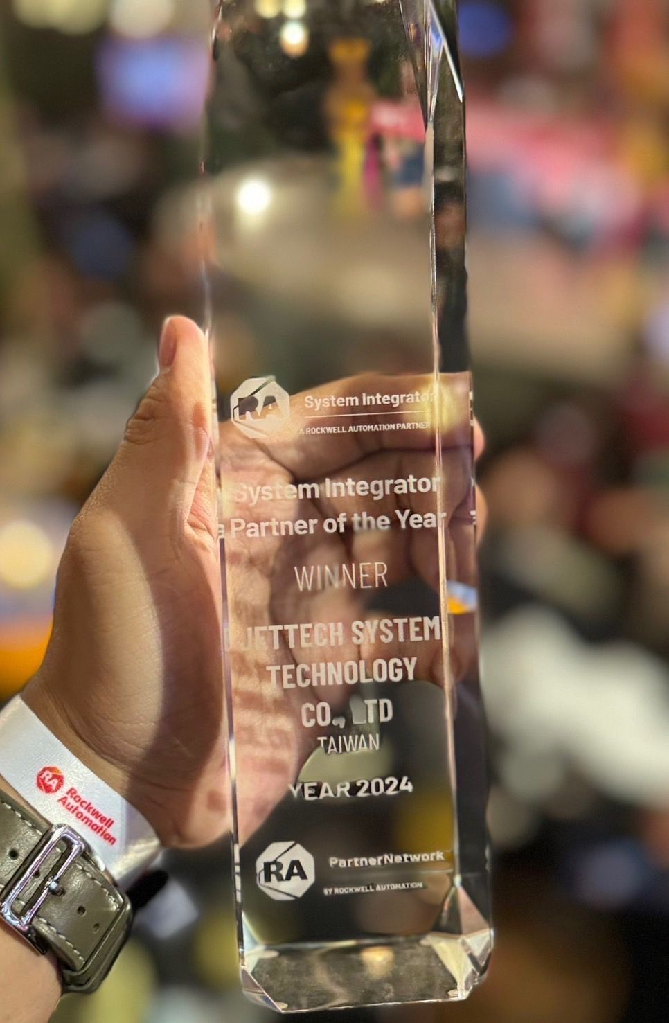 $pages['']['10']['pic_alt']